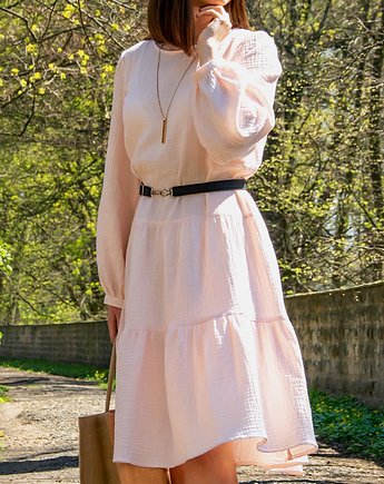 Luźna sukienka z muślinu jasno brzoskwiniowa BOHO, Lariko Studio