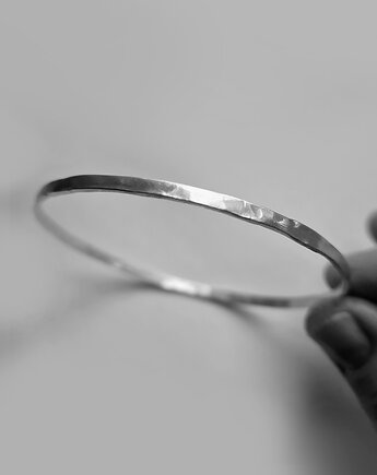 LOOP Srebrna bransoleta kółko młotkowana surowa, RA