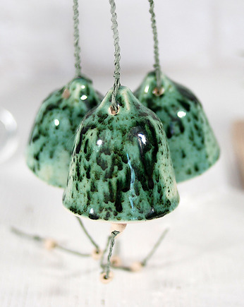 Ceramiczne dzwonki choinkowe - nakrapiana zieleń, 10FingersArt