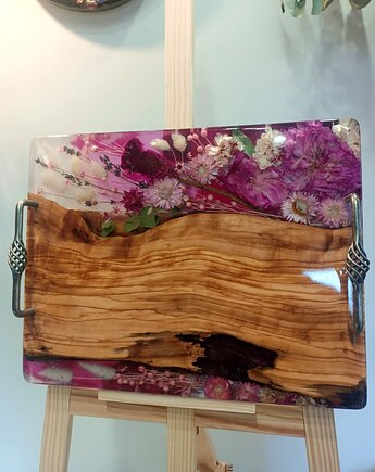 Elegancka deska do serwowania z drewna oliwnego , Majuto Resin Art