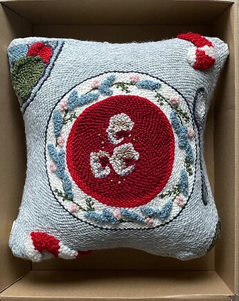 Poduszka Barszcz z uszkami, TakieTam dekoracje z wełny