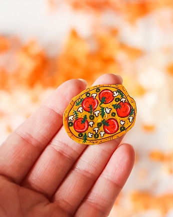 Przypinka pizza, Pintura