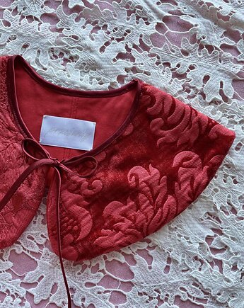 Kołnierzyk Belle, Prześwity