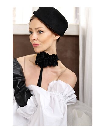 Jedwabny choker, Celina Parysów