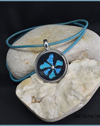 Naszyjnik ze Srebra i Turkusów, An Artisan Nova