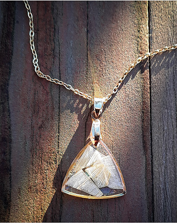 Wisior trójkąt ze słonecznikiem, Figa handmade accessories