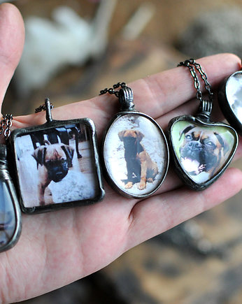 Wisiorek z Pupilem, MARIAELA