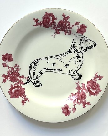 Jamniczek na łące, arent plates