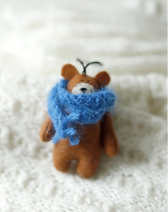 Mała zawieszka miś na choinkę/ do torebki, Kruszek