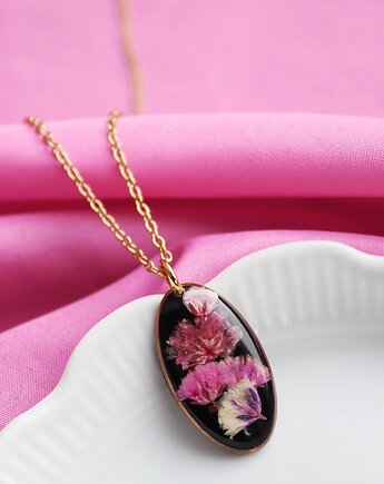 Naszyjnik z różową gipsówką, Kwiatostany