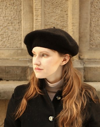 Klasyczny beret z antenką z wełny alpaki czarny, Holy Alpaca Knit