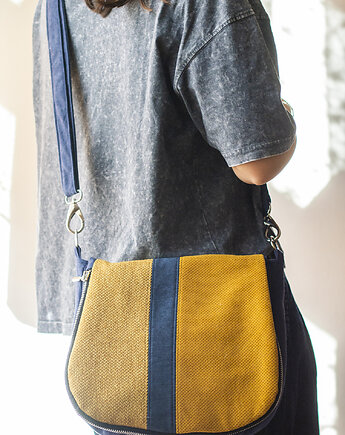 Miodowo-granatowa listonoszka z klapą, raspberi