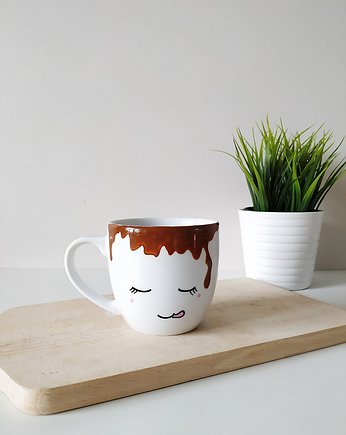 Ręcznie malowany kubek zalany kawą, OKAZJE - Prezent na Dzień Kobiet
