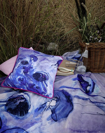 PODUSZKA dekoracyjna w autorski wzór morski akwarelowe MEDUZY, NAWROTANKA