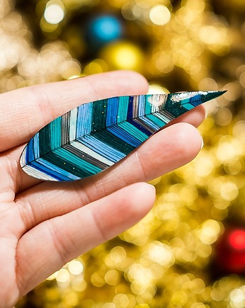 Broszka piórko Norwegia, Pintura