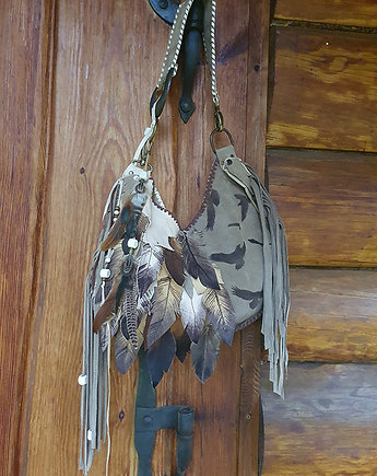 Duża skórzana torba boho, pióra i długie frędzle, martuch