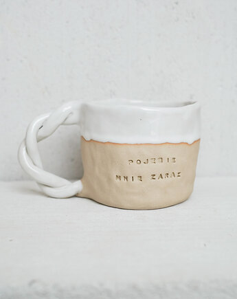 Kubek z brzydkim napisem  POJEBIE MNIE ZARAZ  320 ml, rel ceramic