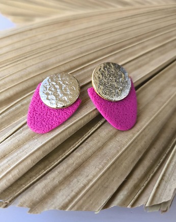 Geometryczne kolczyki fuksja ze złotkiem, sploteka