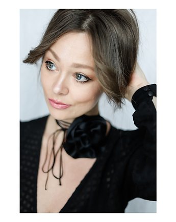 Duży czarny choker z jedwabiu, Celina Parysów