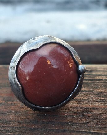 Mokait - pierścionek regulowany, po drugiej stronie lustra