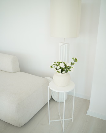 YASMINE WHITE - okrągły stolik pomocniczy, Papierowka Simple form of furniture
