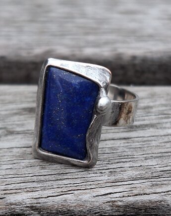 Lapis lazuli - pierścionek regulowany, po drugiej stronie lustra