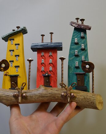 Kolorowy drewniany wieszak na klucze z domkami, Creative Craft Family R