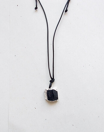 Turmalin surowy wisiorek No 12, galeria nuit