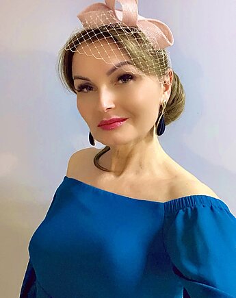 Fascynator Petra BORDO,GRANAT,ECRU , CZARNY, inne kolory, MONIKA SAXTON LUXURIOUS MILLINERY