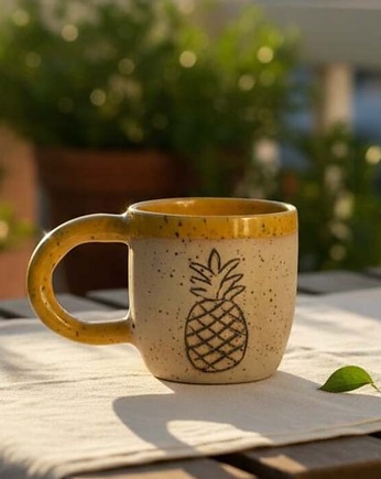 Kubek z ananasem, szkliwiona.art