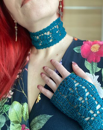 Prześliczny koronkowy leśny choker motyw listków, Księżycowa ćma