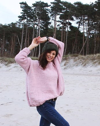 Sweter handmade oversize  z wełną  pudrowy róż, Mademoiselle Patrini