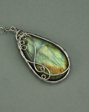 Duży wisior kolorowy labradoryt wire wrapping, Agata Rozanska