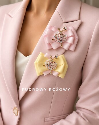 Pastelowa Brosza z Baletnicą  z kwiatków z kolorowymi kamieniami, Pudrowy Różowy