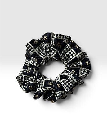 Jedwabna gumka scrunchie z upcyclingu, Lush from trash
