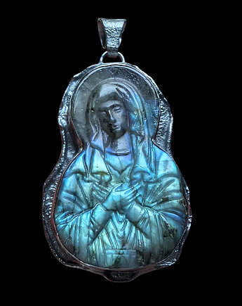 Matka Boska- labradoryt, Pracownia Neores