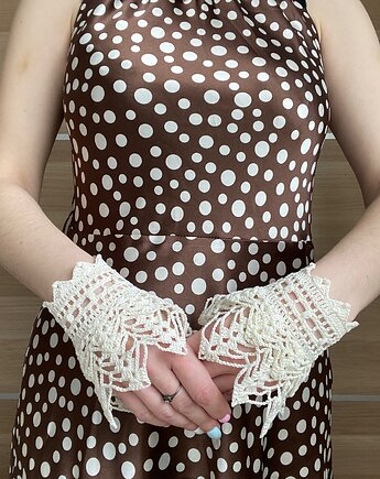 Mankiety koronkowe kremowe z koraliczkami lace cuffs, Księżycowa ćma