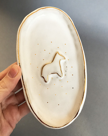 Ceramiczny talerzyk Koń biały wąski, ELEMTHEBRAND
