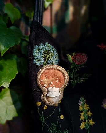 Przypinka z grzybem muchomor czerwieniejący, Splot tapestry