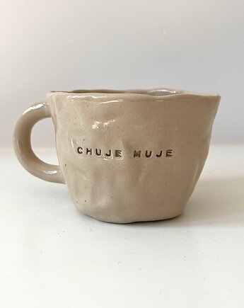 Kubek z brzydkim napisem CHUJE MUJE 250 ml, rel ceramic