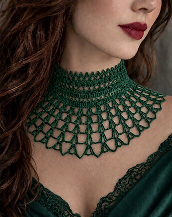 Koronkowy choker butelkowa zieleń  elegancki naszyjnik w stylu vintage, Księżycowa ćma