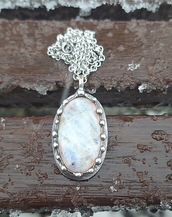 Kamień księżycowy - wisiorek, po drugiej stronie lustra