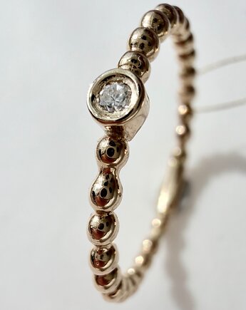 Pierścionek z żółtego złota z brylantem 0,02ct P/H, ATdiament