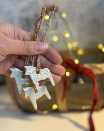 Koniki ceramiczne zawieszki, zestaw 3 mroźnych koników, Joanna Serafin design
