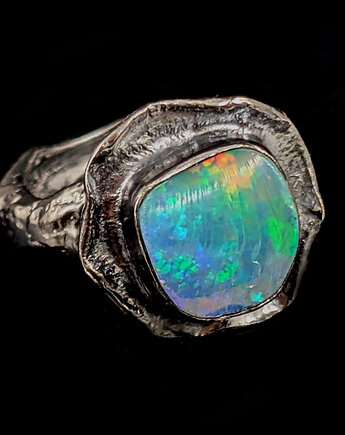 Pierścionek Tęczowe okienko w opalu, Pracownia Neores