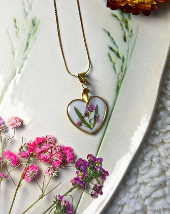 Piękny naszyjnik z kwiatami zamkniętymi w żywicy, Blask Natury