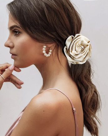 Szampańska, jedwabna róża na miniscrunchie, BARLA