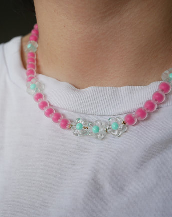 Różowy naszyjnik choker z koralików miętowe KWIATY, Wylewnia Twórczości