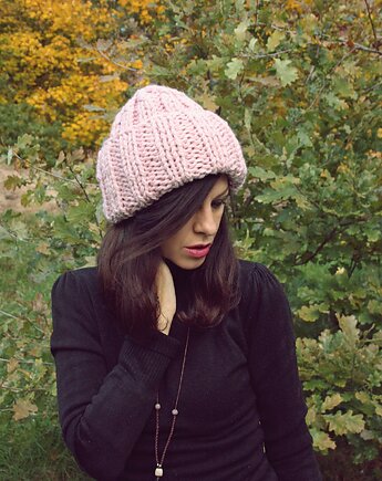 Czapka  beanie pudrowy róż  z wełną, Mademoiselle Patrini