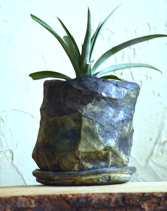 ŚLADY NATURY_doniczka ceramiczna handmade_surowa forma, LEP NA GLINĘ